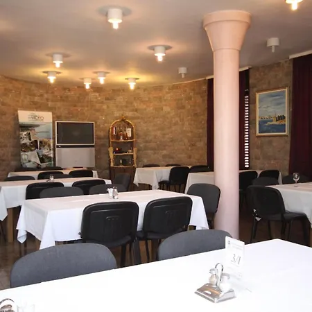 By The Sea Starigrad, Paklenica - 3335 Pensionat 3*